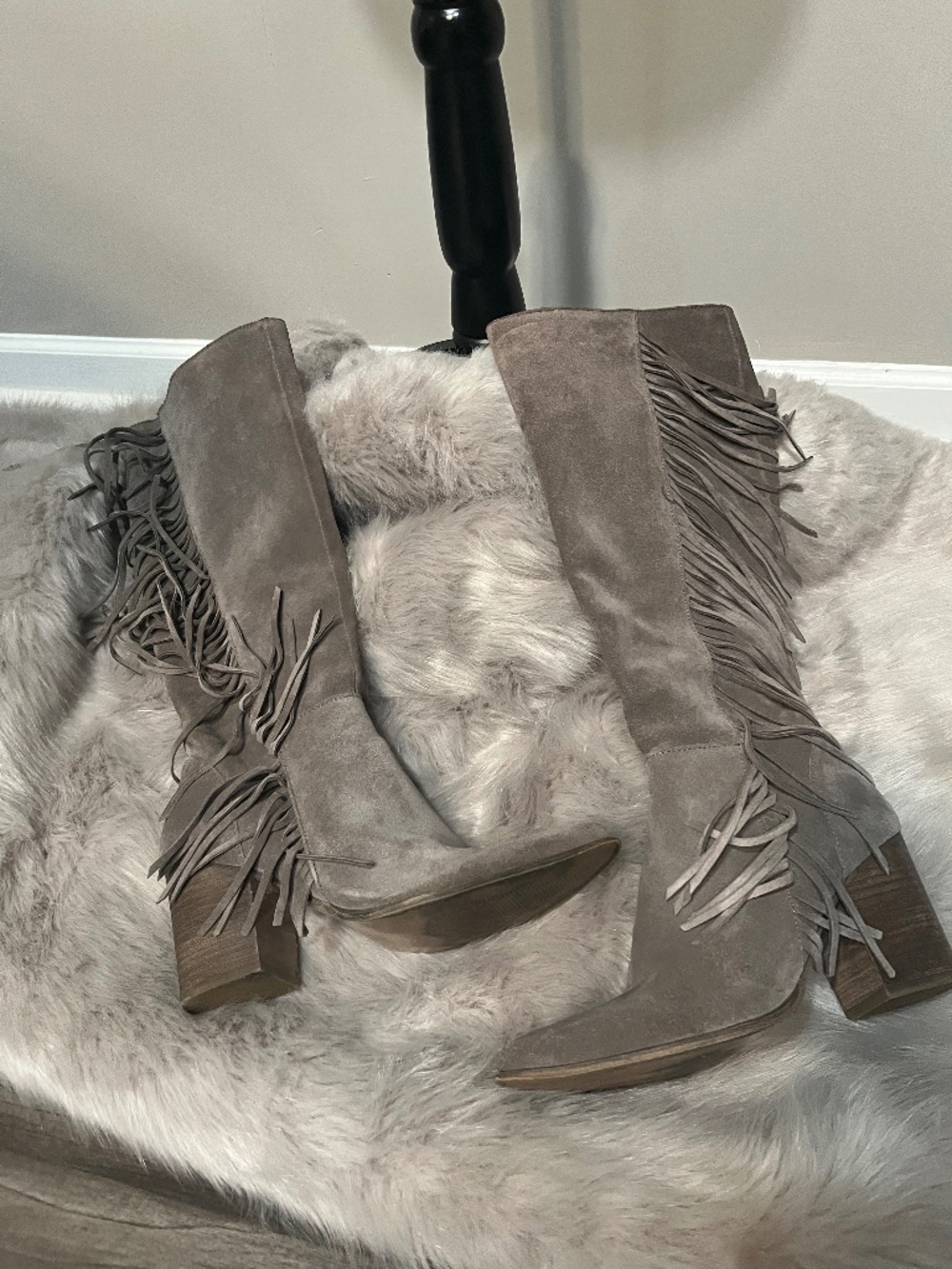 Steve Madden Taupe Suede Fringe Boots – Size 8